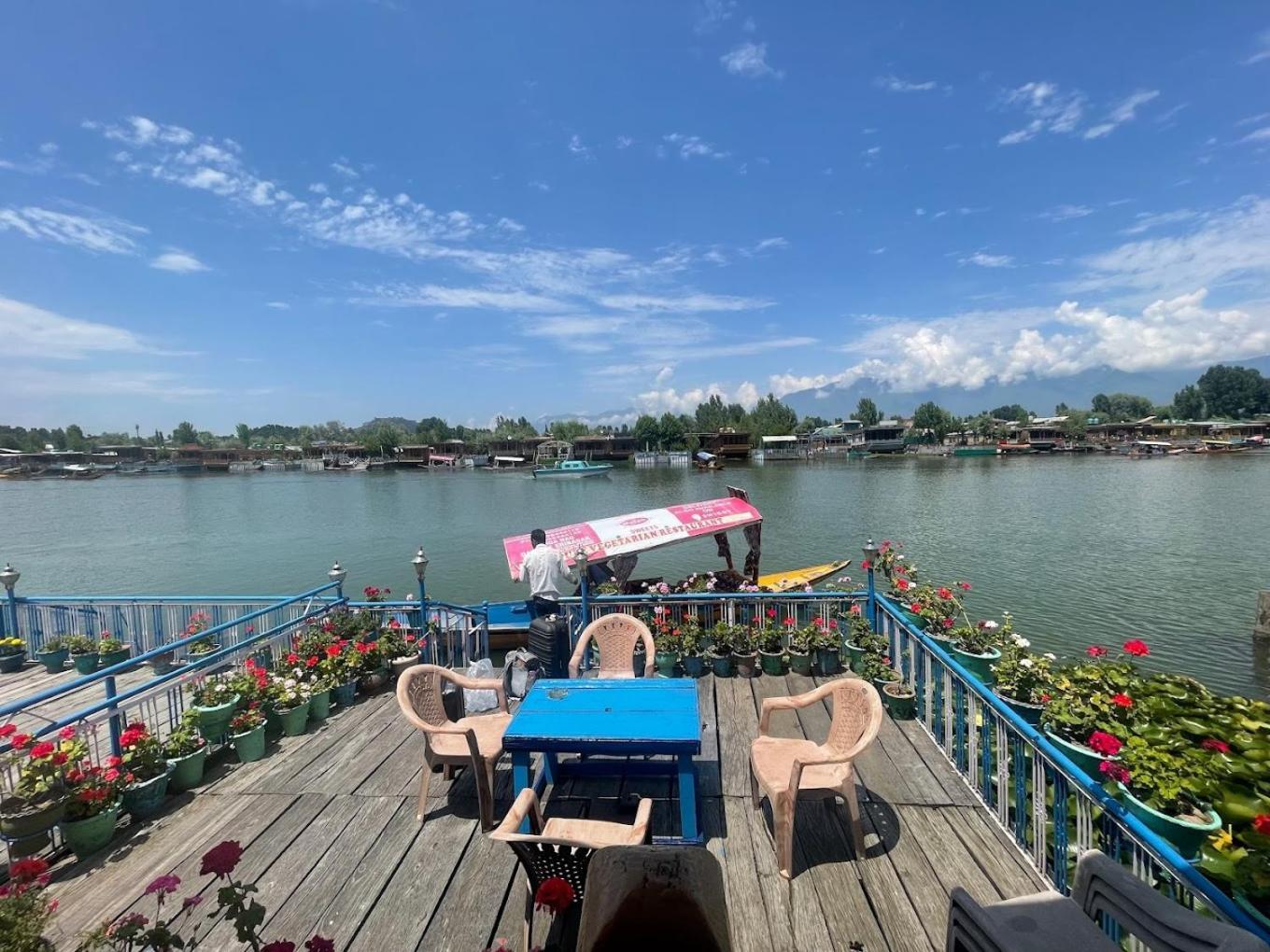Hotel Mossess Group Of Houseboats Srīnagar Zewnętrze zdjęcie